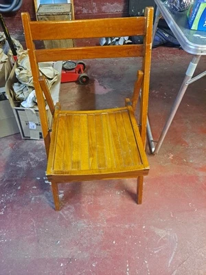 Silla Plegable Vintage Madera Listonada Ligera Mediados de Siglo Hecha en Rumania Plegable  Foto 1 de 4