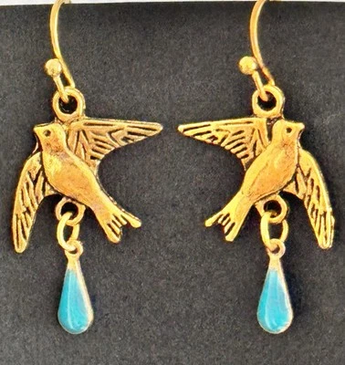 Pendientes colgantes antiguos de oro de la paz con lágrima turquesa. Foto 1 de 4