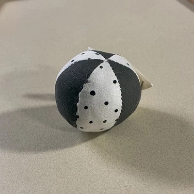 Lovevery Orgánico Bola Montessori Bebé Juguete Explorador Gris Suave Raro Sonajero Foto 1 de 2