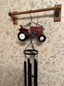 Solor Powered Red Tractor Chime, Scheinwerfer leuchten, neu - Bild 1 von 14