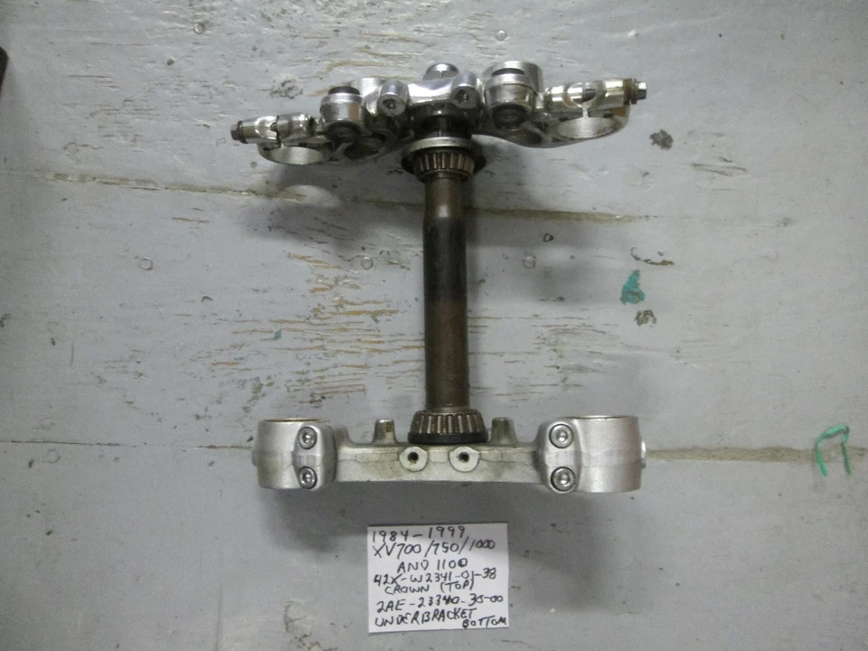  XV700 / XV750 / XV1000 / XV1100 Virago corona superior, bajo soporte, árboles triples Foto 1 de 4