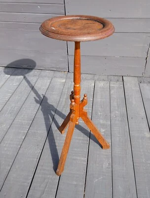 Antiguo soporte para plantas de nogal victoriano con pies de zapatos era de 1890 Foto 1 de 4