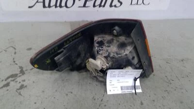 Used Right Tail Light Assembly fits: 2000 Saturn S SERIES Sdn quarter panel moun - Image 1 of 4