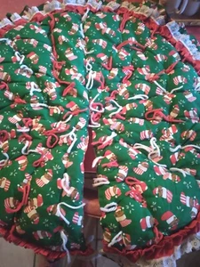 Handmade Quilted Yarn Tied Christmas Tree Skirt VTG Fabric Ruffle Lace Edge 35" - Picture 1 of 7