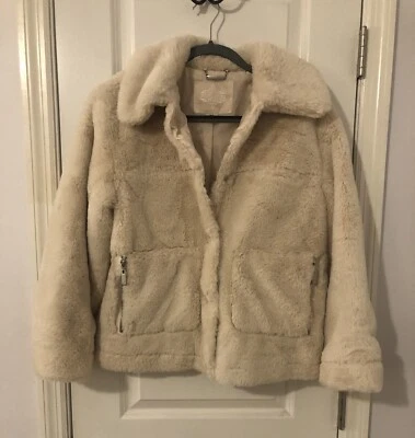 Chaqueta de piel sintética totalmente forrada color crema Jou Jou's con bolsillos con cremallera talla XS Foto 1 de 4