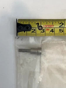 OMC 340867 Shoulder Screw - Picture 1 of 2