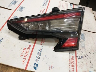 Luz trasera interior derecha del lado del pasajero Subaru Outback 2020 2021 2022 2023 OEM Foto 1 de 4