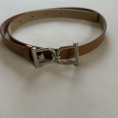 Cinturón de cuero marrón con hebilla plateada Hugo Boss Foto 1 de 3