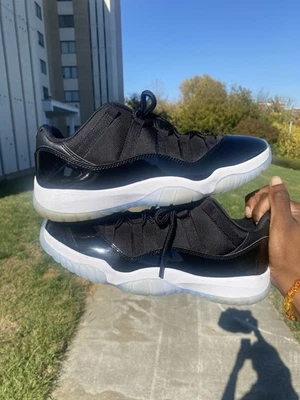 Air Jordan 11 Space Jam talla baja 11 Foto 1 de 4