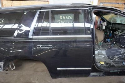 Rear Right Door Assembly (GBA) OEM 84253593 GMC Yukon Denali 2015-20 *Note* — 第 1/4 张图片