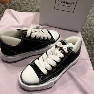 Maison Mihara Yasuhiro Hank OG Sole Canvas Low Black MMY US 8 - Picture 1 of 9