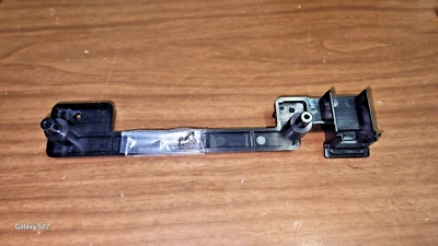 SOPORTE ALTAVOZ PLÁSTICO AFILADO KLT078.4966 DEL MODELO LC-50P8000U Foto 1 de 2