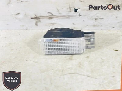 Luz de cortesía puerta delantera izquierda Audi A6 2005-2008 094741 OEM Foto 1 de 4