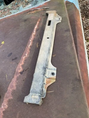 Ford Country Squire LTD 400 V8 1973 1974 motor radiador soporte superior Foto 1 de 4