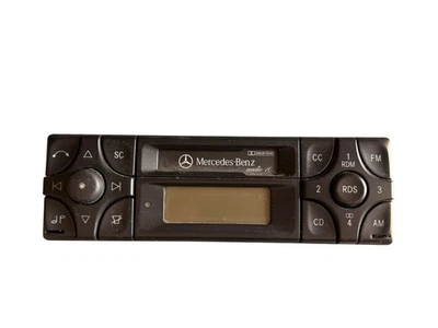 Autoradio Audio 10 A2108200986 Mercedes E Klasse W210 Audio 10 Kassette + CODE - Bild 1 von 4