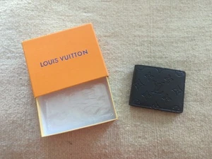 Louis Vuitton Wallet - Picture 1 of 5