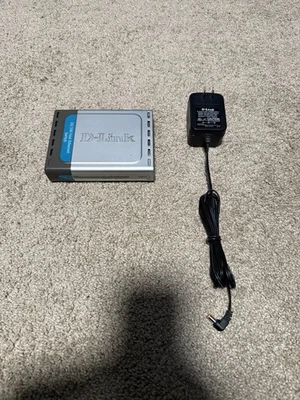 D-Link DSS-5+ 10/100 Fast Ethernet Switch with Power Adapter  - Image 1 of 4