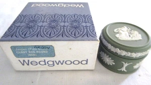 WEDGWOOD GREEN JASPERWARE CANDY BOX ROUND LIDDED (MIN) BOXED - Picture 1 of 2