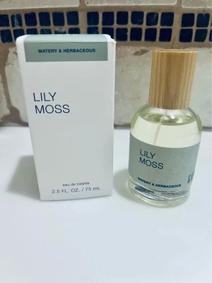 Novo na caixa GAP Lily Moss Eau De Toilette 2,5 oz. Perfume - Imagem 1 de 3