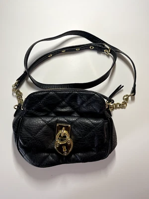 Cartera Bandolera Original Juicy Couture. Cierre de bloqueo de corazón de doble cremallera y oro Foto 1 de 4