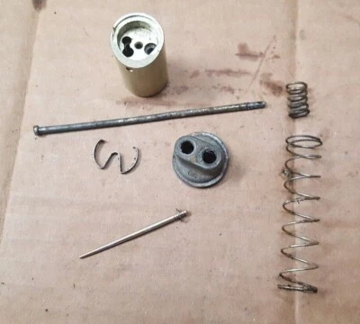 72-77 Suzuki RV90 Carburador Slide # 3.0 Aguja 4I2 Acelerador Varilla Muelle Tapa Superior Piezas Foto 1 de 4