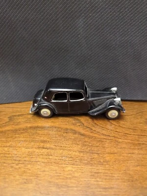Dinky 24n Citroen 11 BL Tracción Avant hecho en Francia  Foto 1 de 4