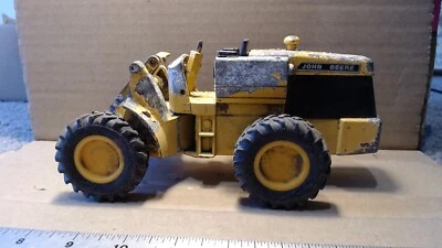 Cargador frontal/cargador de pago fundido a presión ERTL de colección amarillo John Deere 8" de largo EE. UU. Foto 1 de 4