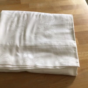 Alter  Damast Bettbezug mit dezentem Rosenmuster 150x186cm  aus Nachlass - Bild 1 von 3