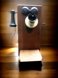 Telefono da parete vintage antico in legno di rovere Kellogg da appendere - Foto 1 di 3