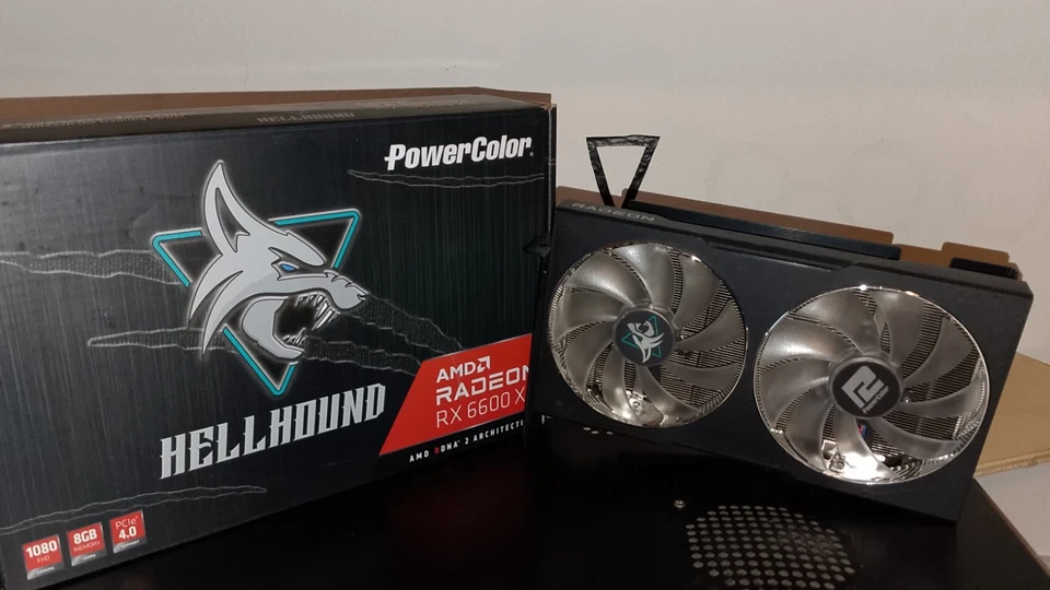 Powercolor Hellhound AMD Radeon RX 6600 XT 8GB GDDR6 Scheda grafica - Immagine 1 di 4