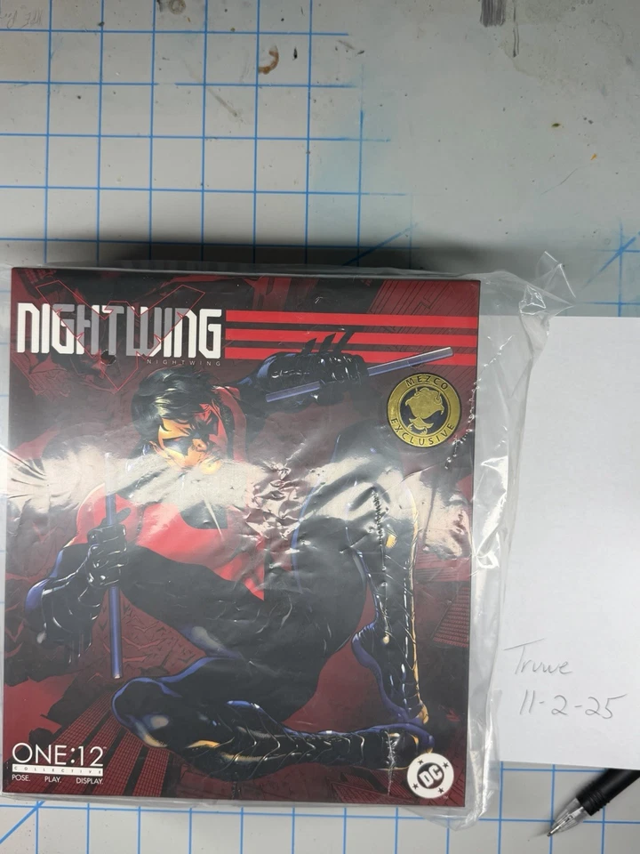 Mezco One:12 Collective Nightwing New 52 Edition SDCC 2025 Exclusive - Image 1 of 1