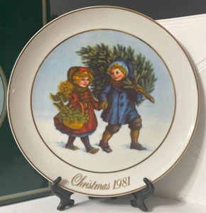 Avon Plate "Sharing the Christmas Spirit" 1rst Edition 22K Gold Trim Vtg '81 Box - Picture 1 of 6