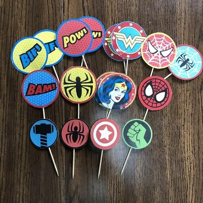 Toppers para cupcakes de superhéroes hechos a mano Spider Man Wonder Woman Favores de fiesta de cumpleaños Foto 1 de 4