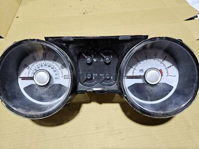 Ford Mustang 2010 convertible V6 cuadro de instrumentos/velocímetro  Foto 1 de 2