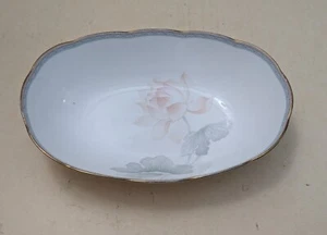 CUBIERTOS: Garden Empress de NORITAKE-9" 1/2 cuenco de verduras ovalado. - Imagen 1 de 6