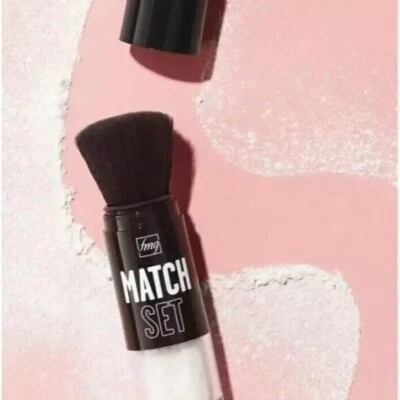 Avon FMG Match Set FINISHING POWDER TO-GO Powder Brush ~ NIB ~ NEXT DAY SHIPPING - Image 1 of 4