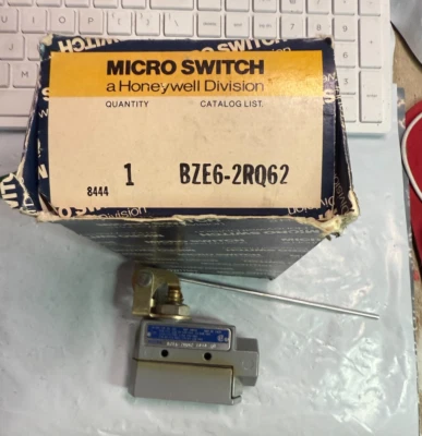 NEW Honeywell Micro Switch Lever Limit Switch BZE6-2RQ62, 1NC / 1NO, 15A 600V AC - Image 1 of 2
