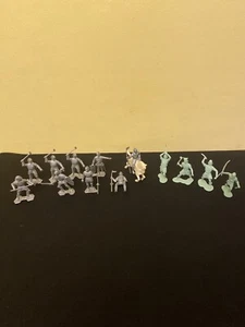 Louis Marx Fighting Knights & Vikings Play Set Toy Figures - Lot of 14 - 1968 - Picture 1 of 10