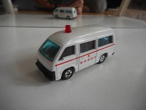 Tomica Toyota Hiace Ambualnce in White (Made in China) - Bild 1 von 1