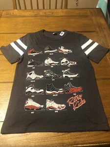 Neu mit Etikett Nike Grafik-T-Shirt ""Retro Kicks"" für Erwachsene 1986-1998 dunkelgrau Größe M - Bild 1 von 7