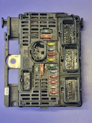 Scatola portafusibili BSM-L05 Citroën, Peugeot 9661682880 - Immagine 1 di 3