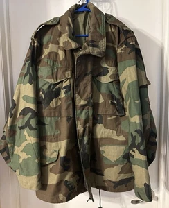 US ARMY WOODLAND CAMO COLD WEATHER FIELD JACKET Medium Regular - Picture 1 of 3