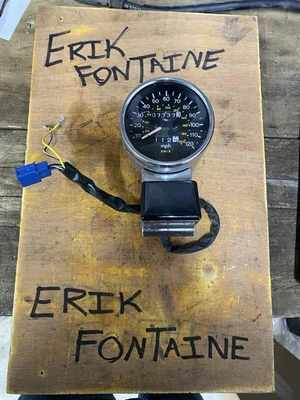 Velocímetro Speedo 7M Intruder negro con caja piloto Suzuki VS1400. MPH KM PROBADO Foto 1 de 4