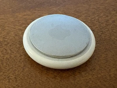 Apple AirTag, no funciona, para piezas o reparación Foto 1 de 2