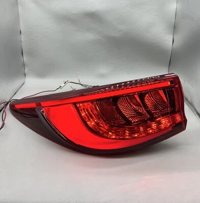 Infiniti QX30 2017-2019 luz trasera lateral izquierda lámpara cuarto de panel montado Foto 1 de 4