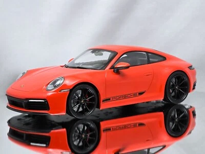 Minichamps Porsche 911 (992) Carrera 4S 2019 coche modelo naranja lava 1:18 Foto 1 de 4