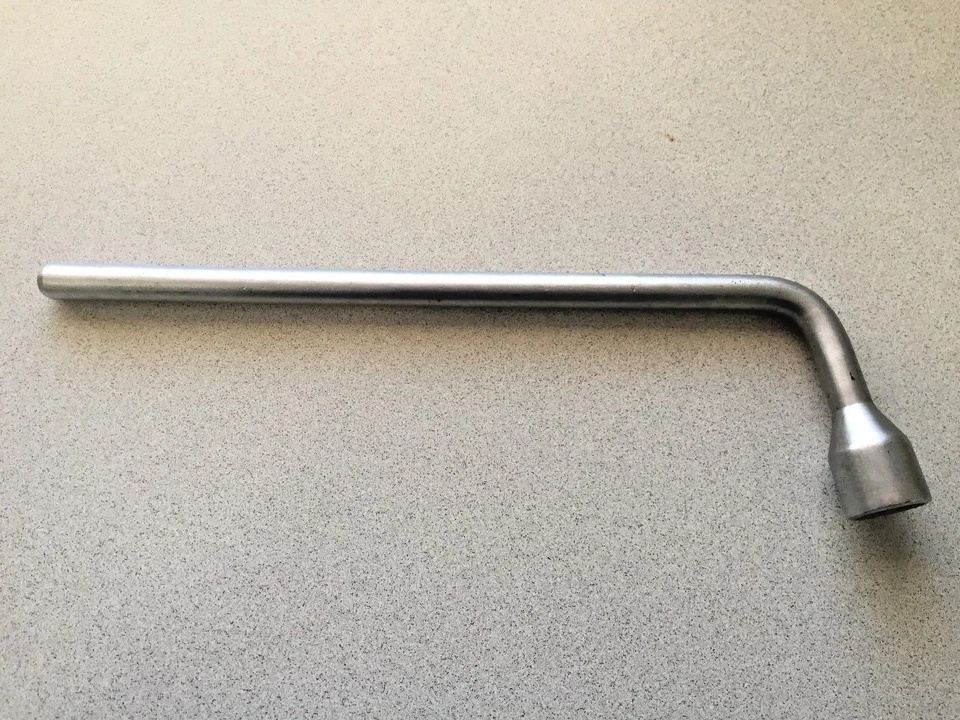 Mercedes-Benz C230 C280 W202 Sport 1998-2000 ~ llave de vaso ~ OEM Foto 1 de 2