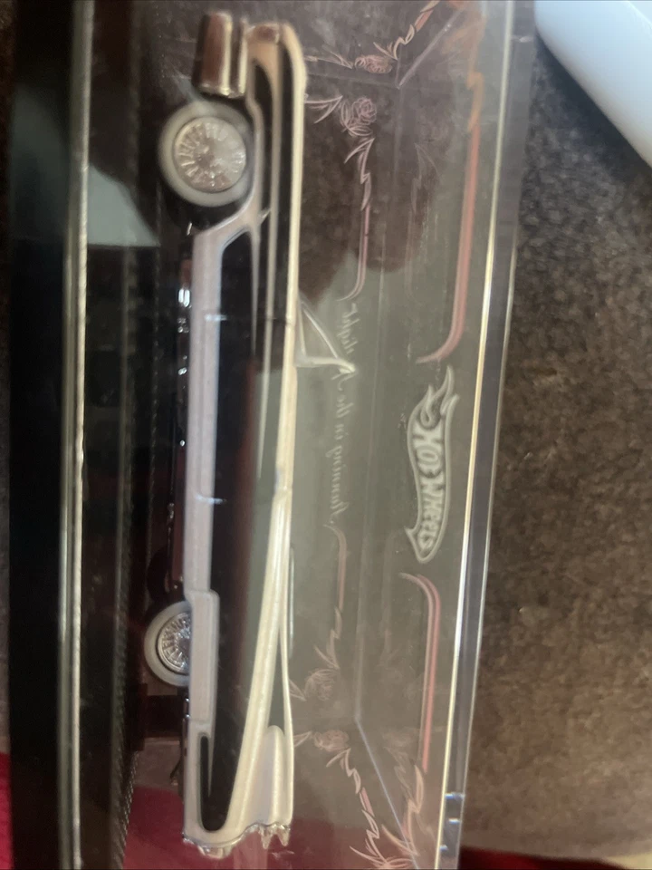 Cadillac convertible rosa Hot Wheels 1959 impresionante en el foco  Foto 1 de 3