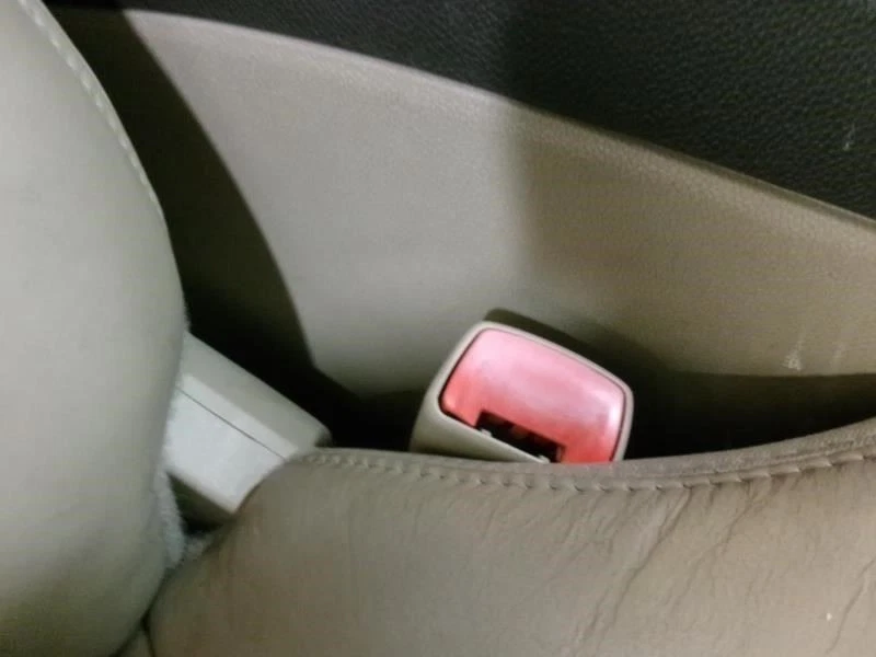 Seat Belt Front Bucket Driver Buckle Fits 07-09 ACADIA 2105924 - Image 1 of 1