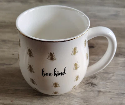 Taza tipo abeja Urban Gourmet Foods forma caldero borde dorado sé amable todos los días Foto 1 de 4